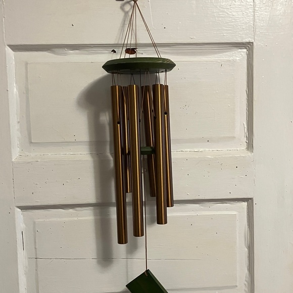 New.  Beautiful copper n wood chimes by Woodstock Chimes   Nice n strong to bear - Picture 2 of 11
